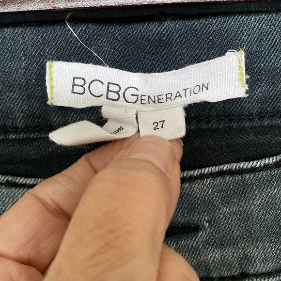 BCBGeneration Riley light wash charcoal women’s boot leg jeans mid rise, size 27 - Picture 4 of 17